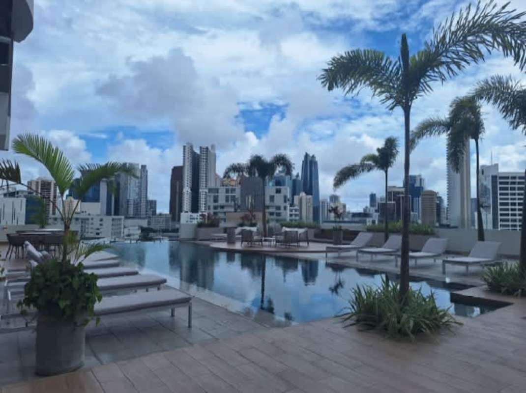 Spacious master bedroom with walk-in closet El Cangrejo Panama PH Luxor 400