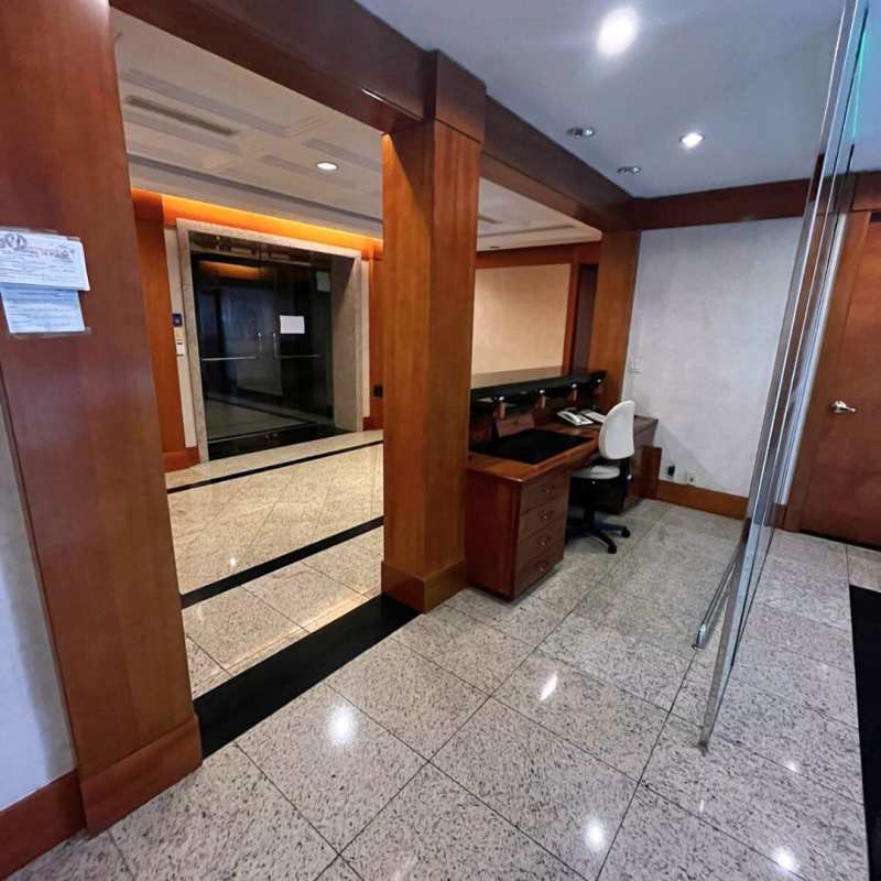 Executive conference room with bay view PH Plaza Banco General financial district Panama City