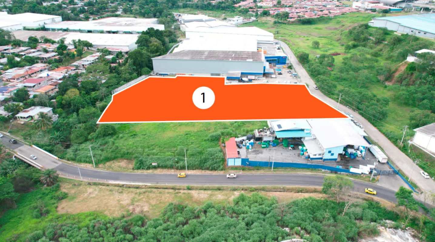 Aerial boundary of industrial land plots with nearby warehouses in Las Mañanitas