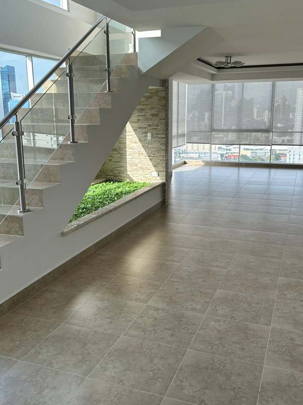 Bedroom with window closet AC urban condo Panama