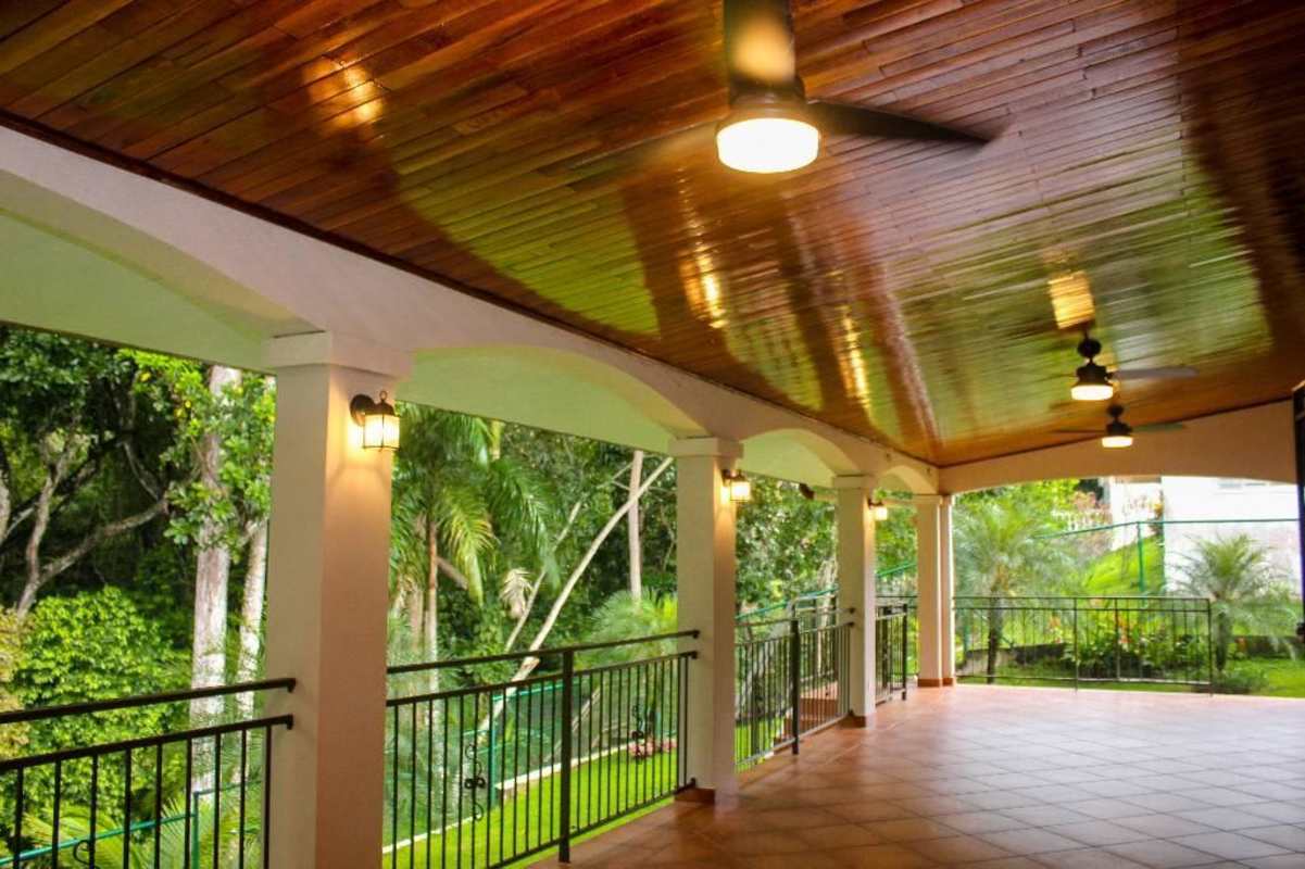 Spacious 4BR House Gated Cardenas Near Embassy Club