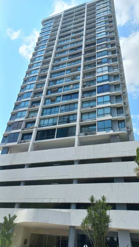 Spacious 3BR Condo Punta Paitilla Pool Gym 2 Parking