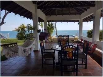 Beachfront 4BR Villa with Pool & Terrace Rio Hato