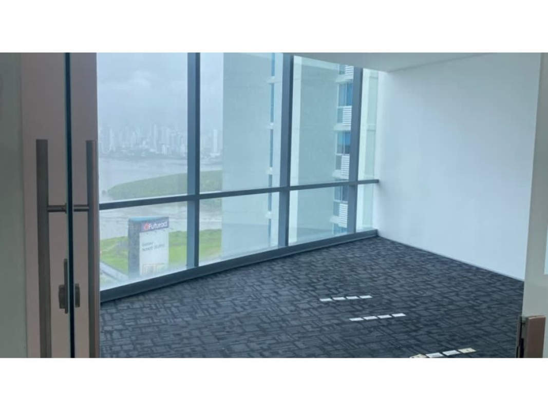 Private CEO office with panoramic views in Financial Park Tower Panama
