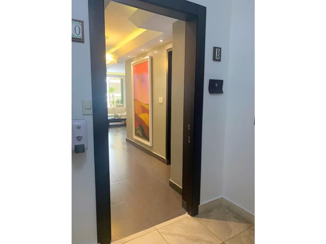 Bedroom with desk and built-in wardrobe PH Sophia Towers Obarrio Panama