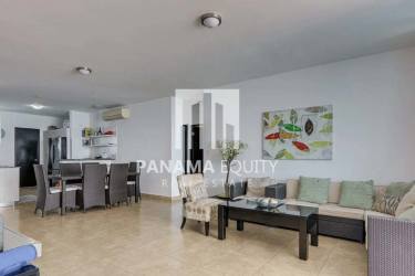 Fully equipped kitchen with granite counters at PH Terrazas de Farallón condo Panama