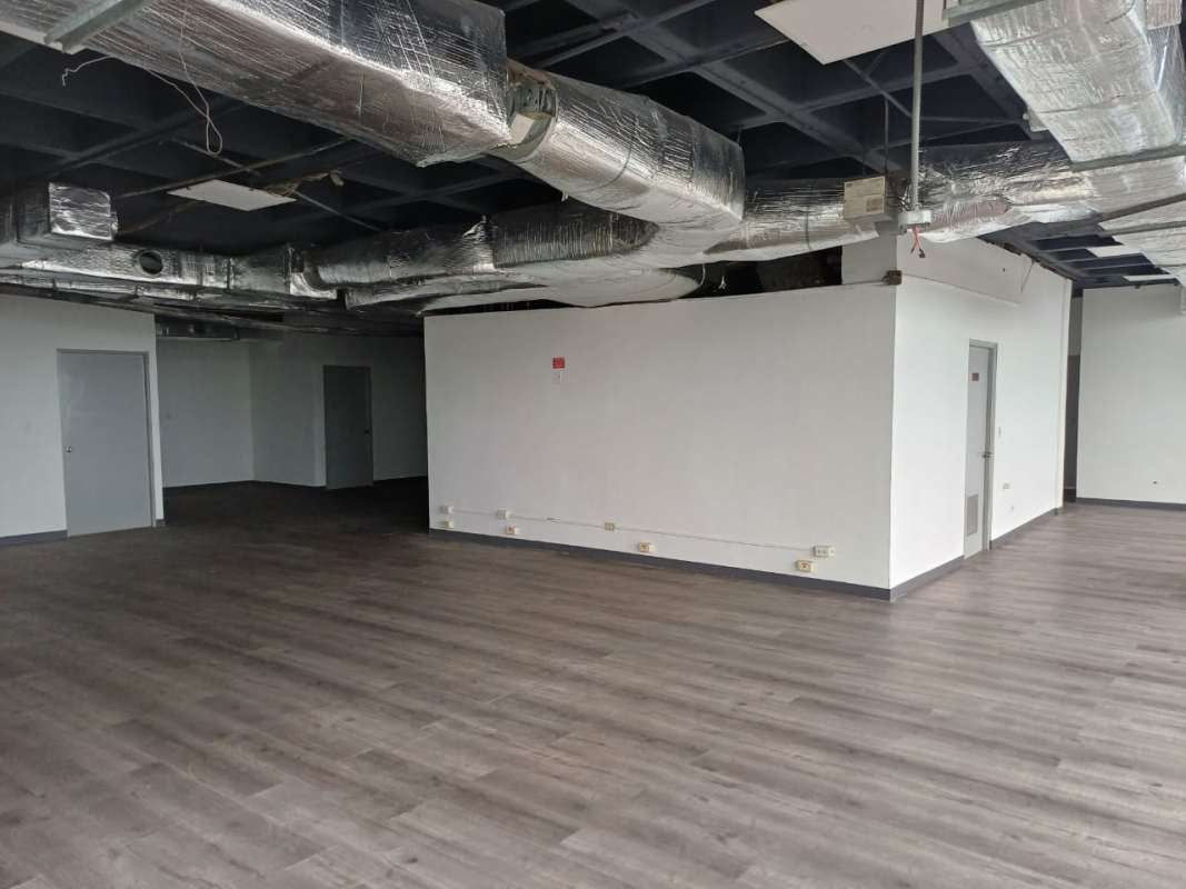 Spacious empty office area with flexible open layout remodeled at PH Torre BAC Panama