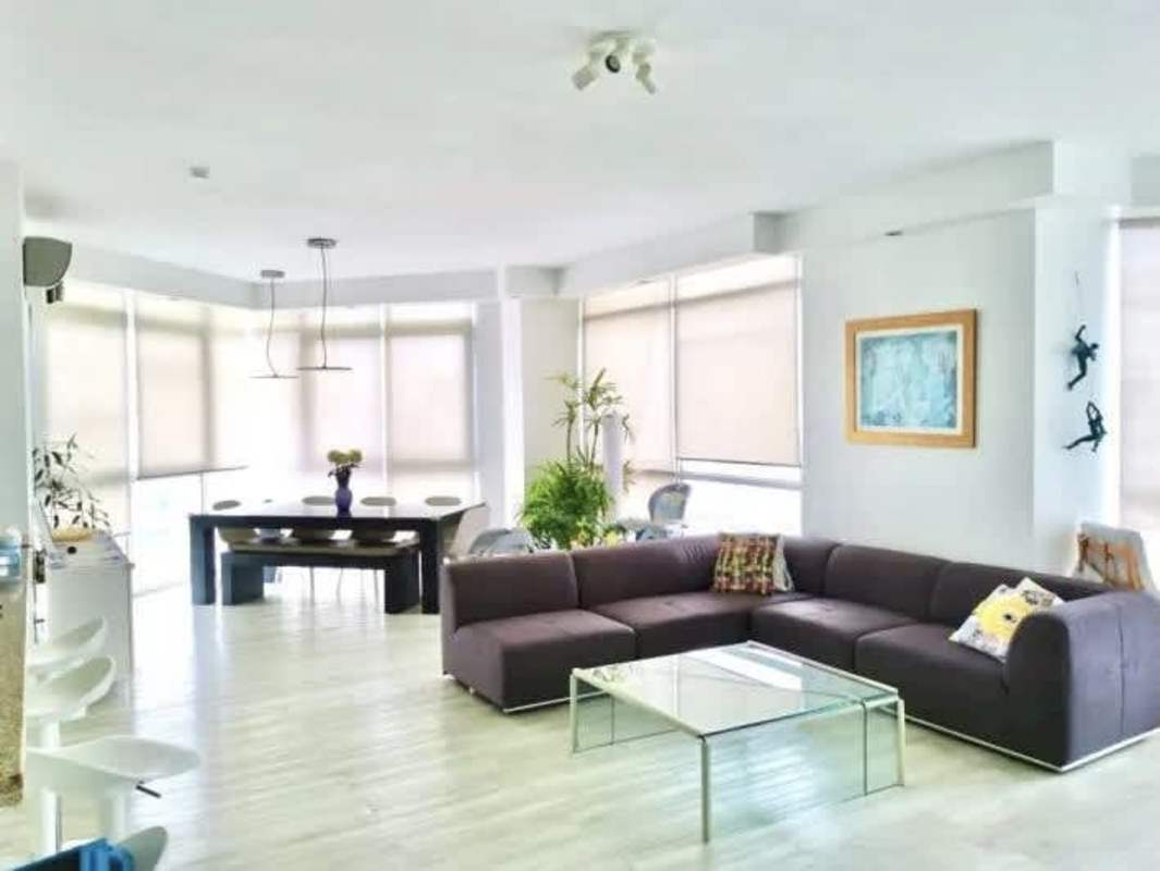 Bedroom with closet large window in PH Keops San Francisco Panama