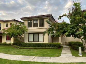 Spacious tiled living and kitchen area in family house for sale River Valley Panama Pacifico