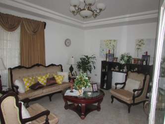 Spacious 4BR House with Terrace & 4 Parking Miramar Santiago