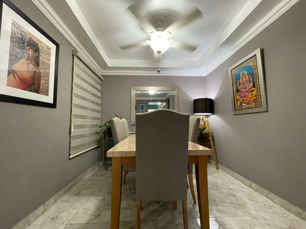 Bedroom two with granite flooring, built-in closet, PH Los Pinos 12 de Octubre Panama