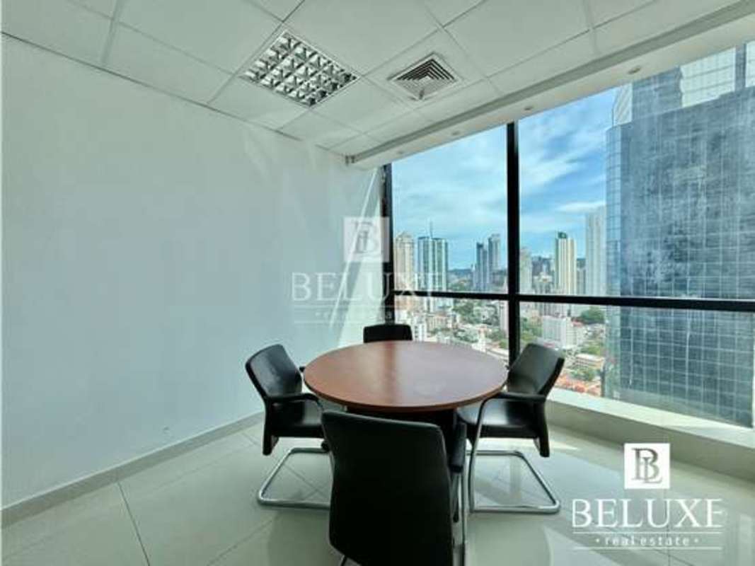 Corner private office space with panoramic view of Panama skyline PH Towerbank