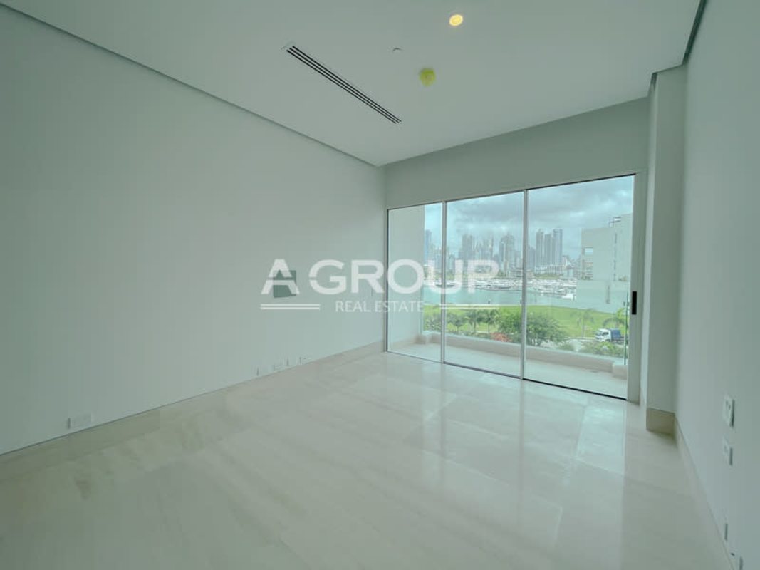 Spacious balcony with glass railing featuring stunning Pacific Ocean panorama at Ocean Pearl, Ocean Reef Islands Panama