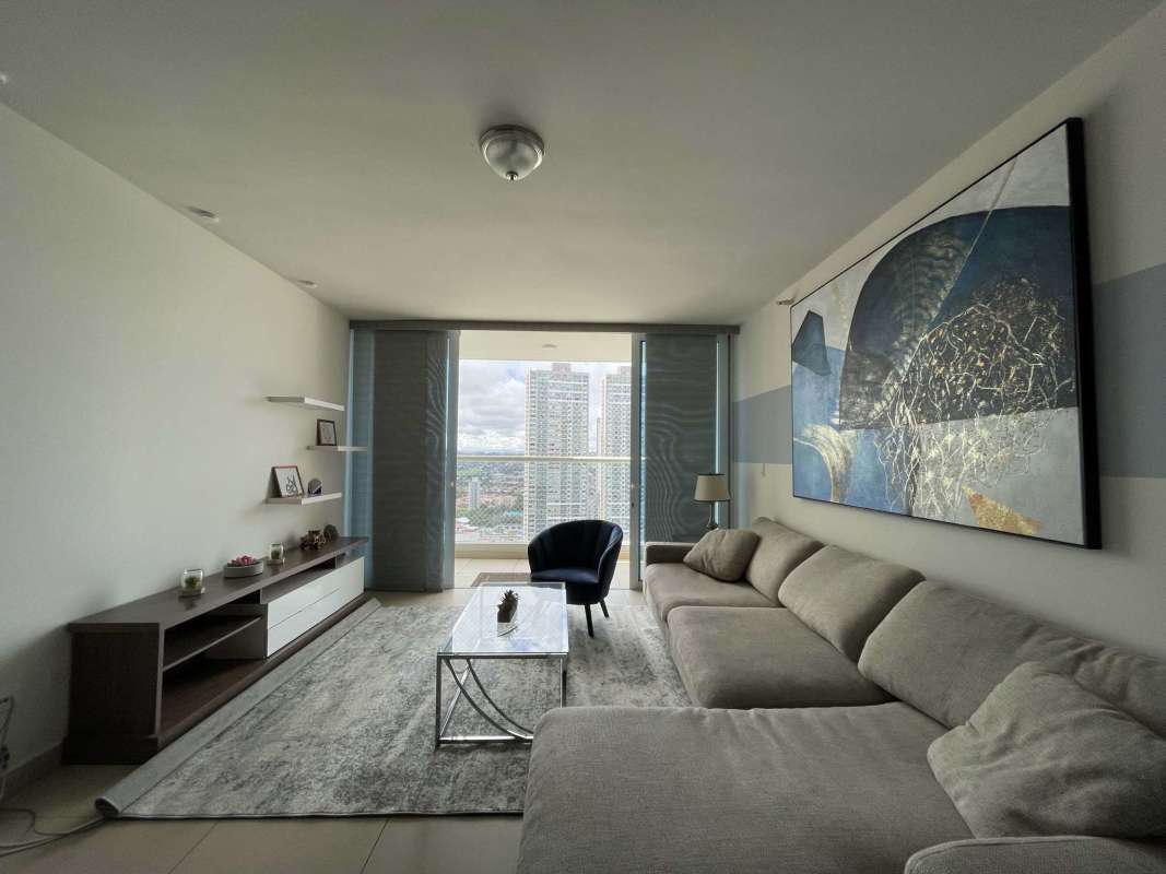 Large bedroom overlooking ocean view PH Country Club Costa del Este Panama