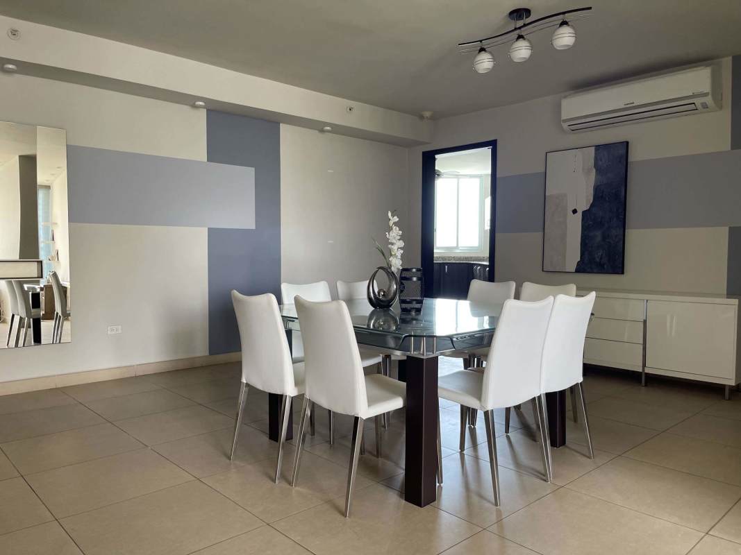 Dining room overlooking Pacific Ocean in PH Country Club Costa del Este