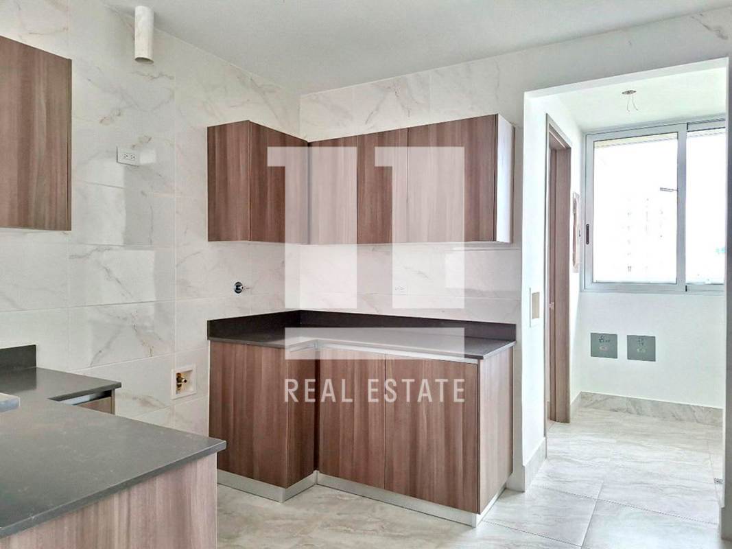 Unfurnished living-dining room with tiled floors and bright finish in PH Luxor Towers El Cangrejo Panama City