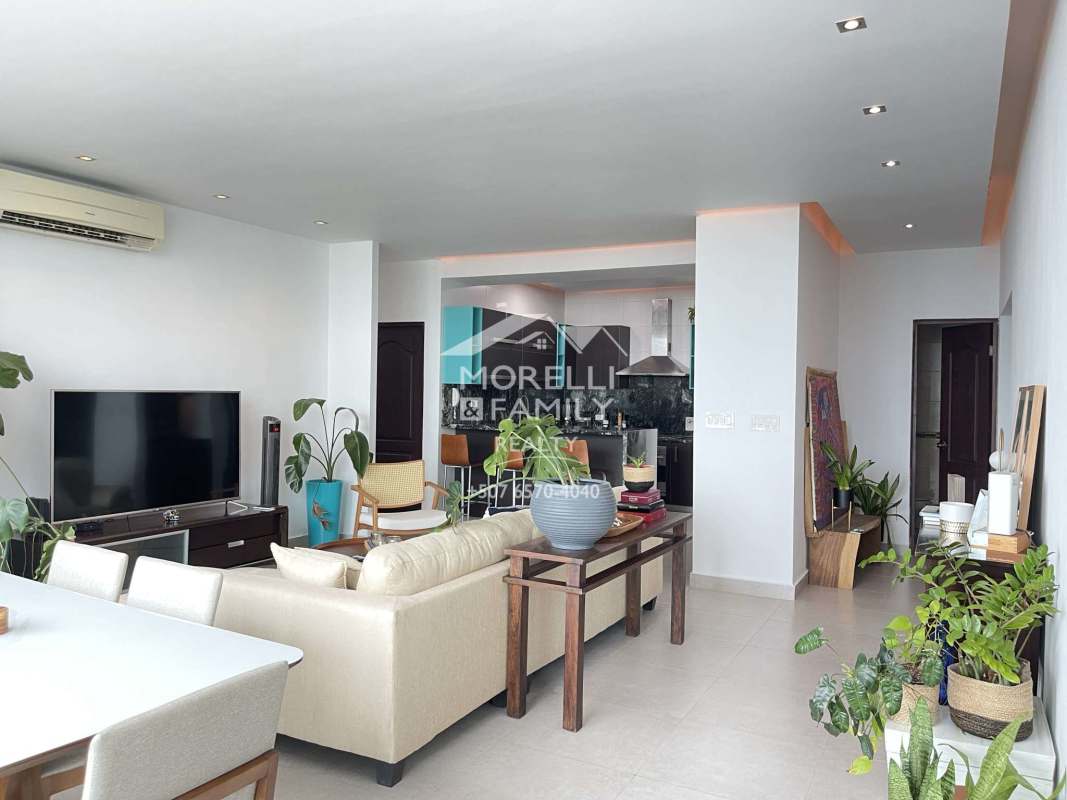 Luxury rooftop pool with ocean and city views PH Marina Park Avenida Balboa Panama City