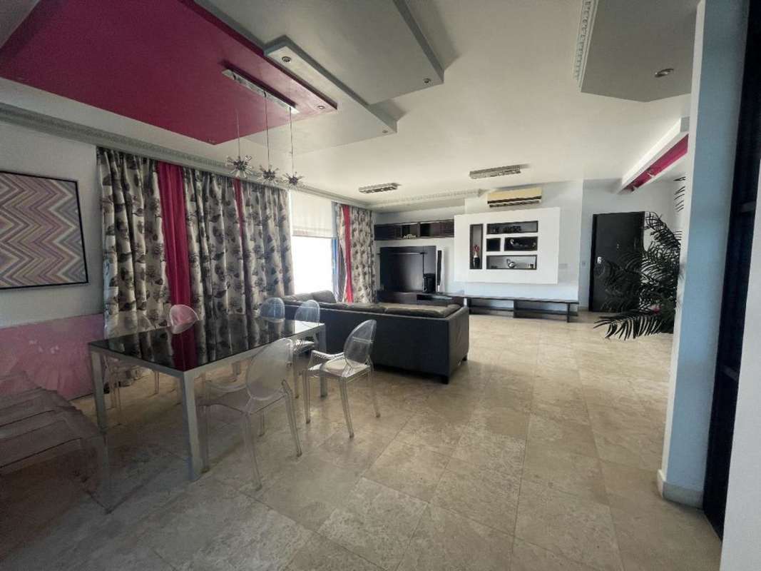 Modern ensuite bathroom with walk-in shower premium fixtures PH BICSA Tower Panama City luxury apartment