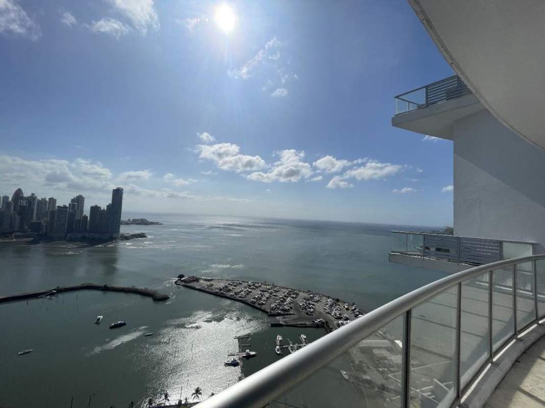 Gourmet kitchen featuring luxury countertops cabinetry appliances in PH BICSA Tower Panama City apartment