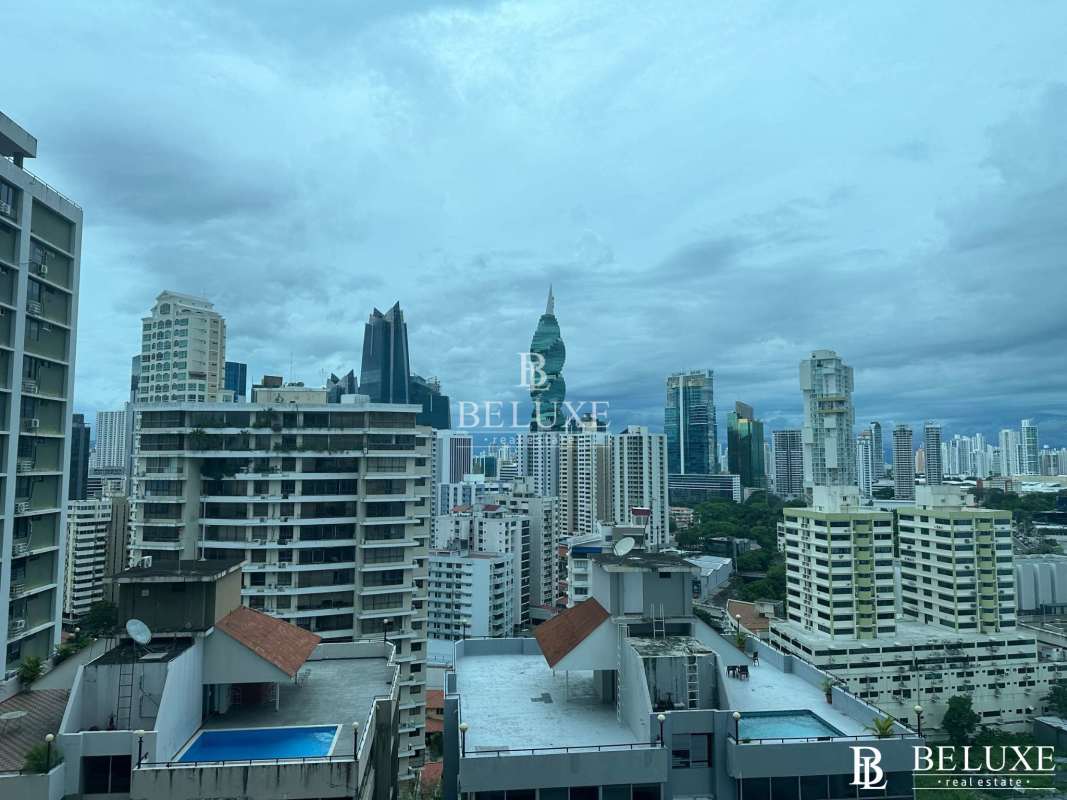 Infinity rooftop pool overlooking ocean and skyline at PH GrandBay condo Panama