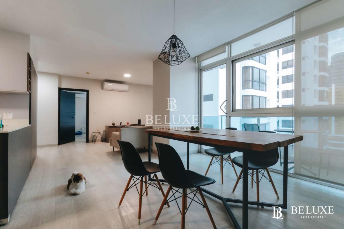 Fully equipped modern kitchen with quartz countertops in PH Bayfront Tower Panama