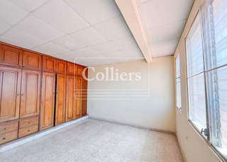 Mixed-use Commercial and Residential Building for Sale in Chanis - 4 bedrooms