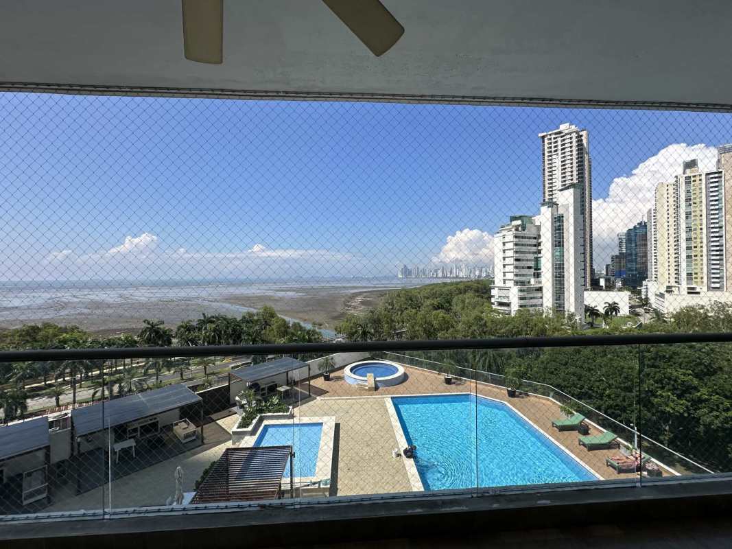 Contemporary kitchen with marble, gas stove, and bright design in PH Paramount Costa del Este