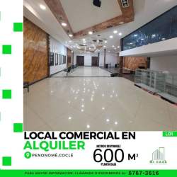 Basic bathroom with white tiles and fixtures commercial rental Penonomé