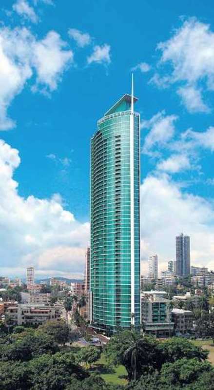 Contemporary high-rise luxury tower Allure at the Park on Avenida Balboa, Panama City skyline