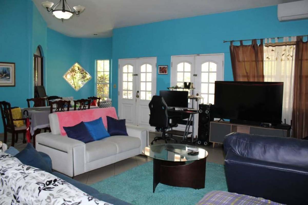 Spacious 3BR Family House for Sale Las Cumbres Panama