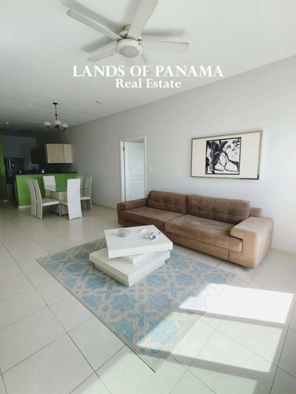 Bright open kitchen with breakfast counter in PH Vista del Mar Avenida Balboa Panama City