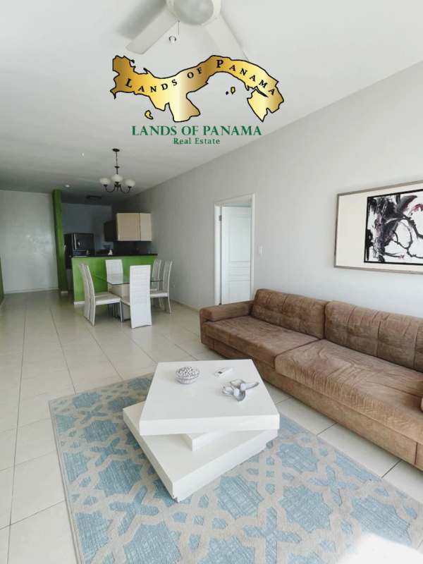 Bright master bedroom with sea view windows in PH Vista del Mar Panama City Avenida Balboa