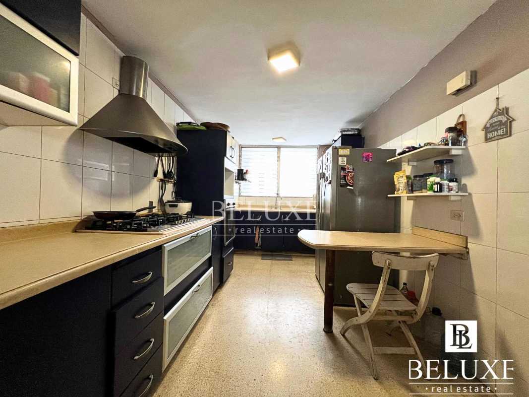 Tiled bathroom with walk-in shower PH Santa Fe El Carmen Panama City