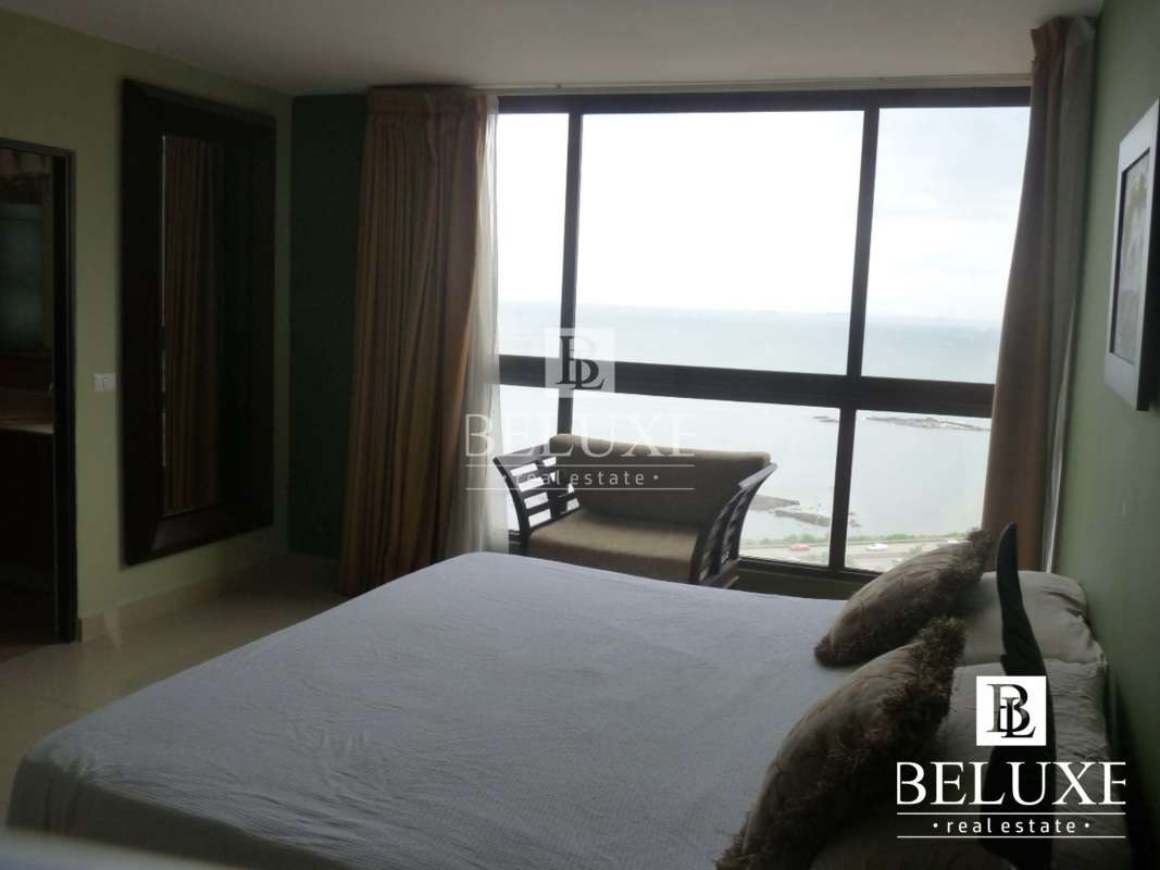 Bedroom with large window ocean skyline PH San Francisco Bay Panama