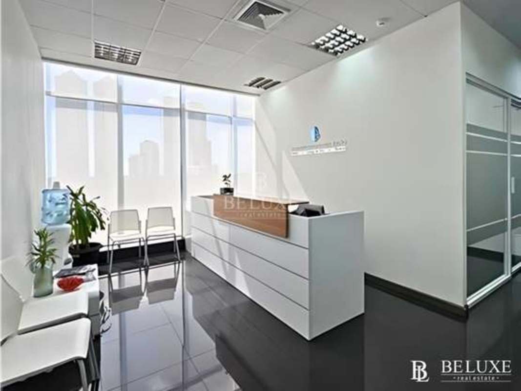 Modern meeting room with city view, fully furnished in PH Habitats Panama City