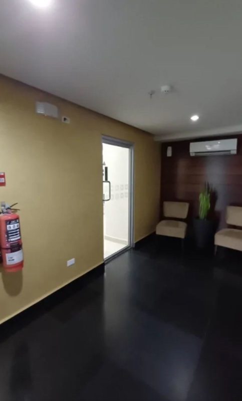 Reception area and hallway with access to office spaces PH Denovo Tower Panama