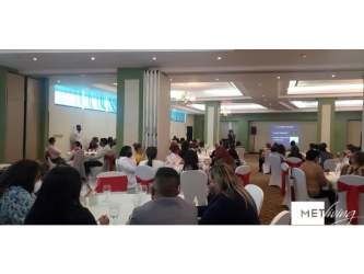 Interior retail and dining area with food court in Millennium Plaza Colón Panama