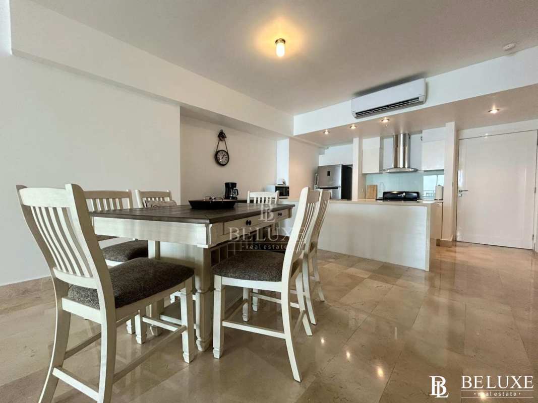 Open kitchen dining room modern design PH Yoo Panama Avenida Balboa sea view