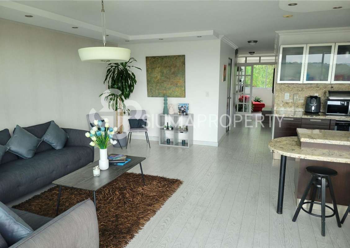 Modern kitchen with granite countertops, cabinets, tile backsplash PH Pine Hills Albrook Panam