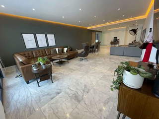 Apartment for Sale in San Francisco - 3 bedrooms