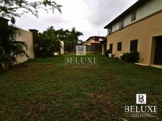 Renovated bathroom with glass shower and vanity in Woodlands house Panama Pacifico