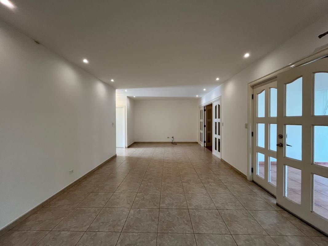 Open living dining space with tile floors and natural light in PH Palmeras del Este Costa del Este