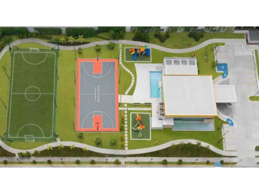 Swimming pool and recreation area at Kings Park Condado del Rey Panama City