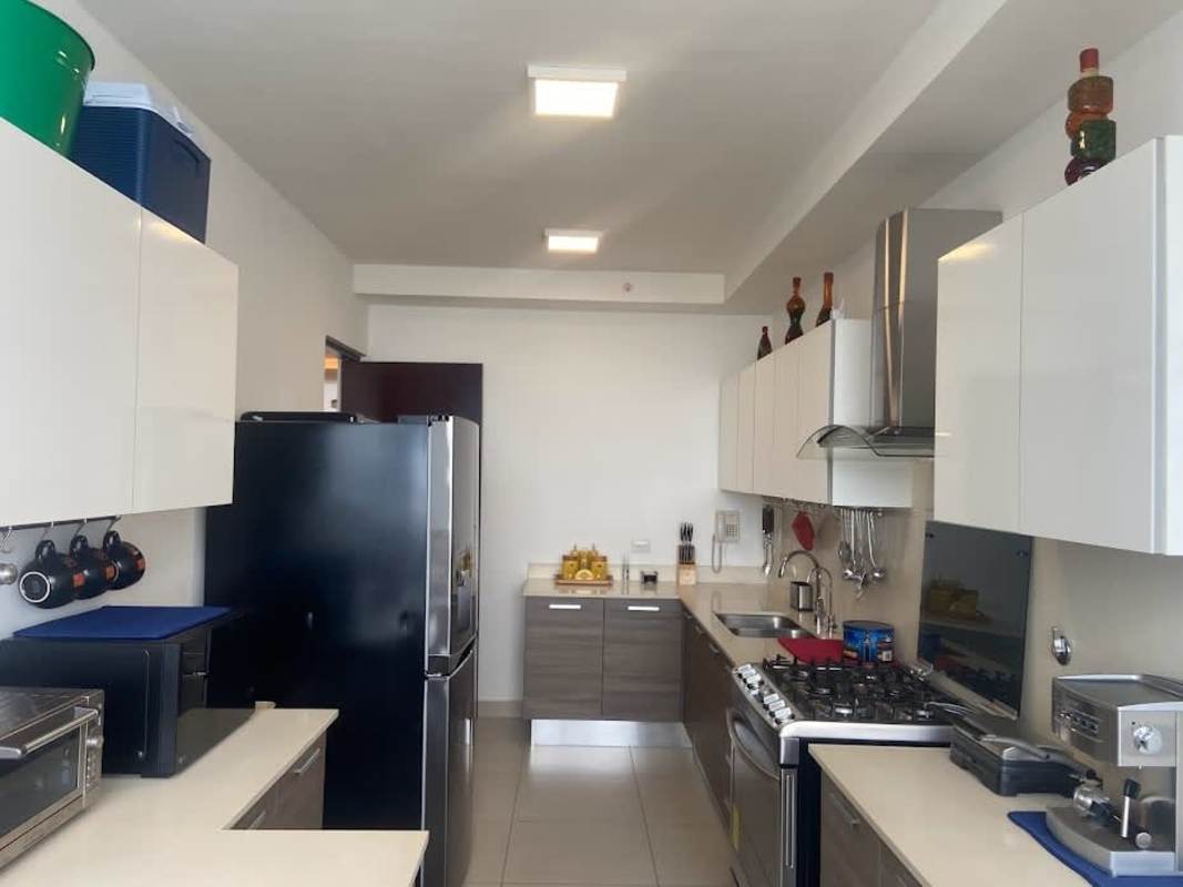 Contemporary kitchen with granite countertops and premium cabinetry PH Dal Mare Coco del Mar Panama