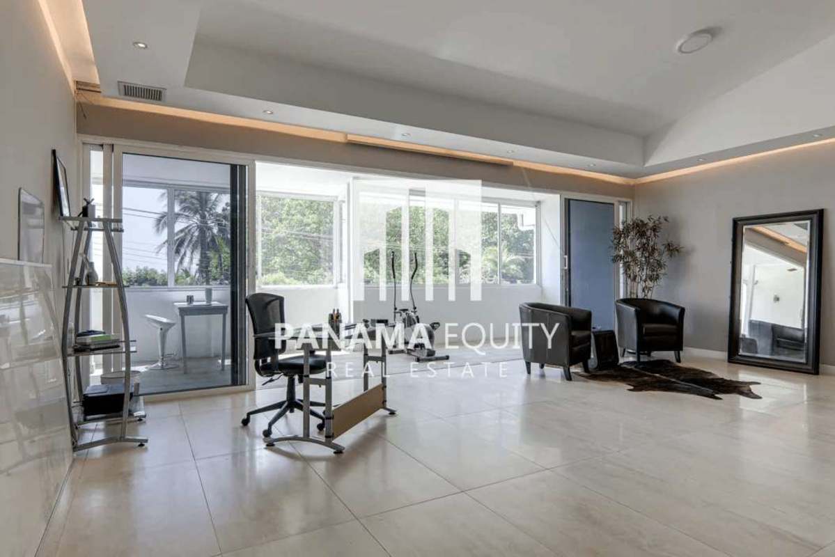 Spacious modern kitchen with granite counters and stainless appliances Punta Paitilla