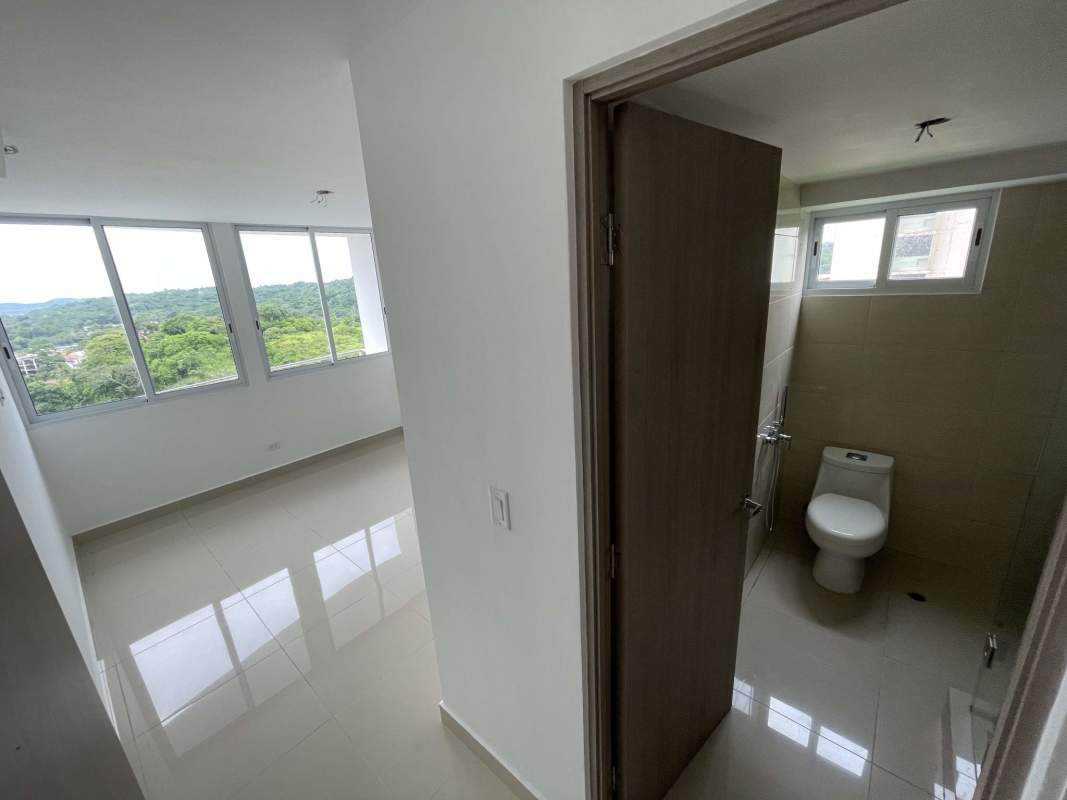Bedroom with window mountain views and closet PH Mei Villa de Las Fuentes Panama