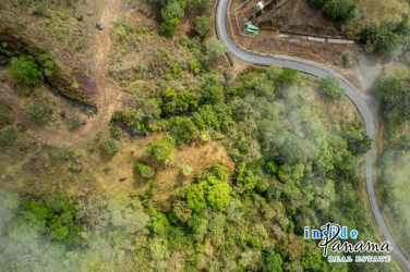 Scenic 2,757 m² Mountain View Lot in Jaramillo, Boquete