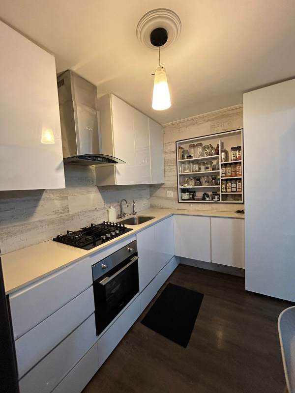 Modern open plan living and dining with city views in Edison Park Panama City