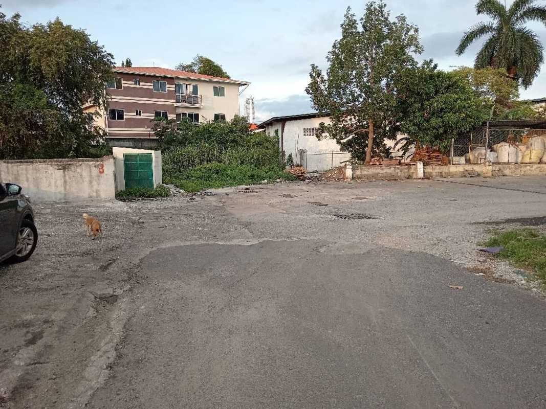 1,200 m² Industrial-Commercial Land for Sale Río Abajo Panama