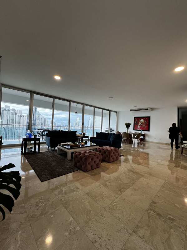 Modern kitchen with modular cabinets, granite countertops in PH Aqualina Punta Pacifica apartment